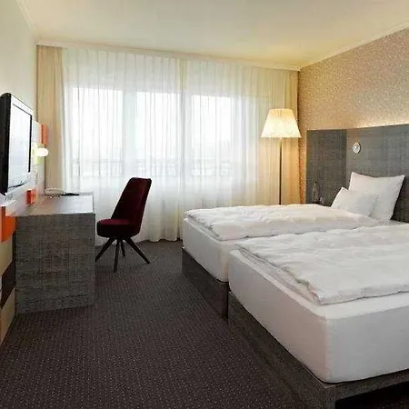 Pentahotel Hotel 4*