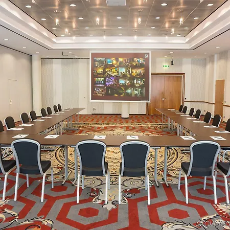 Pentahotel Hotel